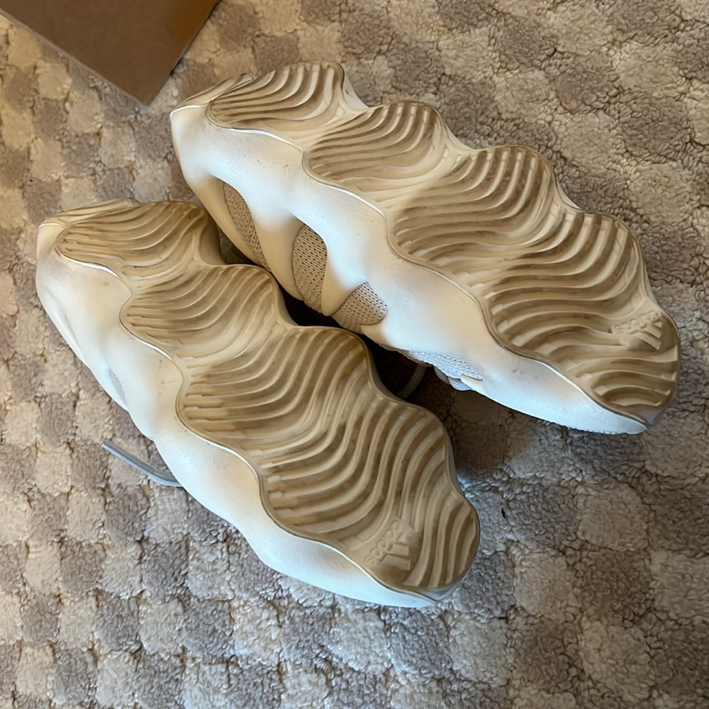 Yeezy - Picture 4 of 8